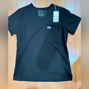 FIGS One pocket Catarina Top in BLACK XS. EUC.